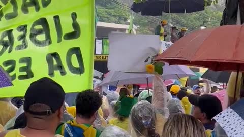 Brazilian ask intervention of the army for to frustrate the rigged election. BOLSONARO WON!