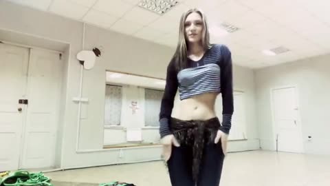 IRINA STEPANOVA: PRACTICING BELLY DANCE TO "SHAPE OF YOU"