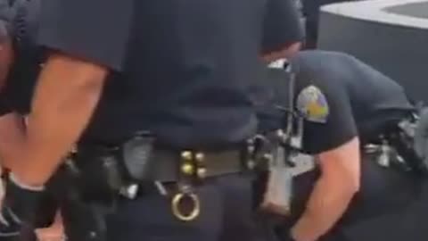 Cop kneel innocennt man Prostetic