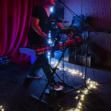 Keyboard solo?... or guitar solo?! #altjazz