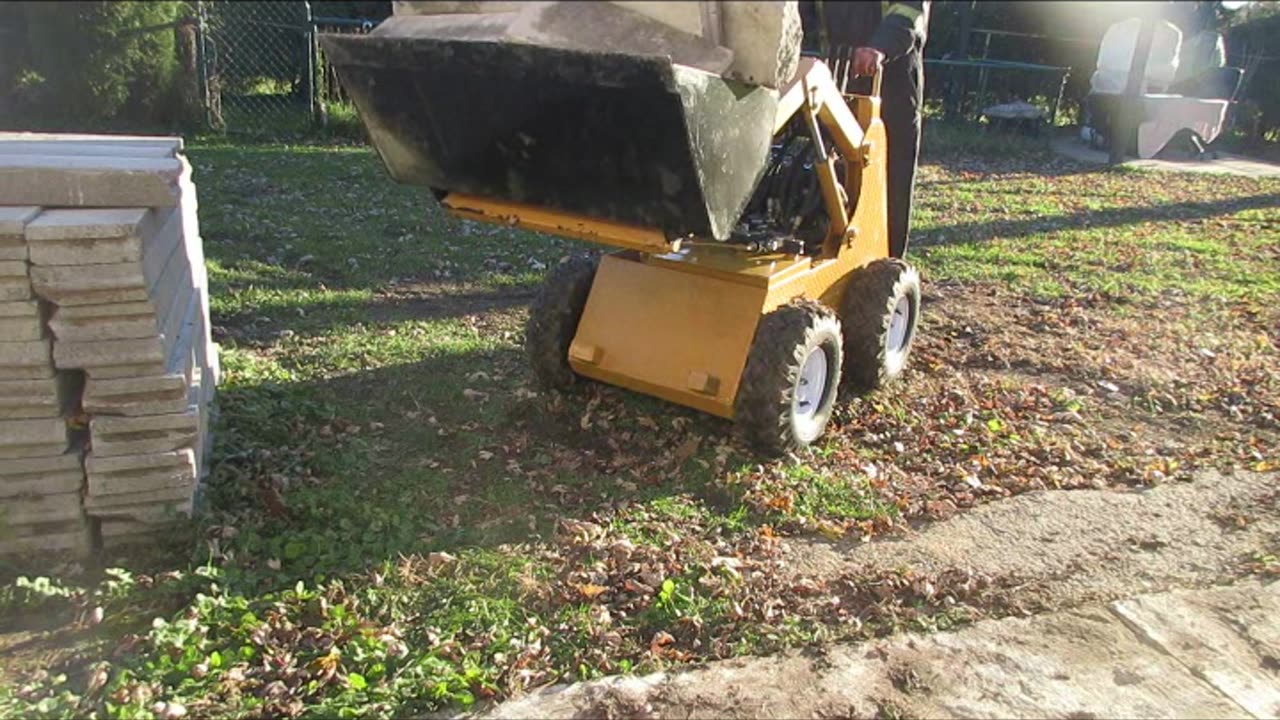 MINI SKID STEER LOADER LIFT 500 LBS