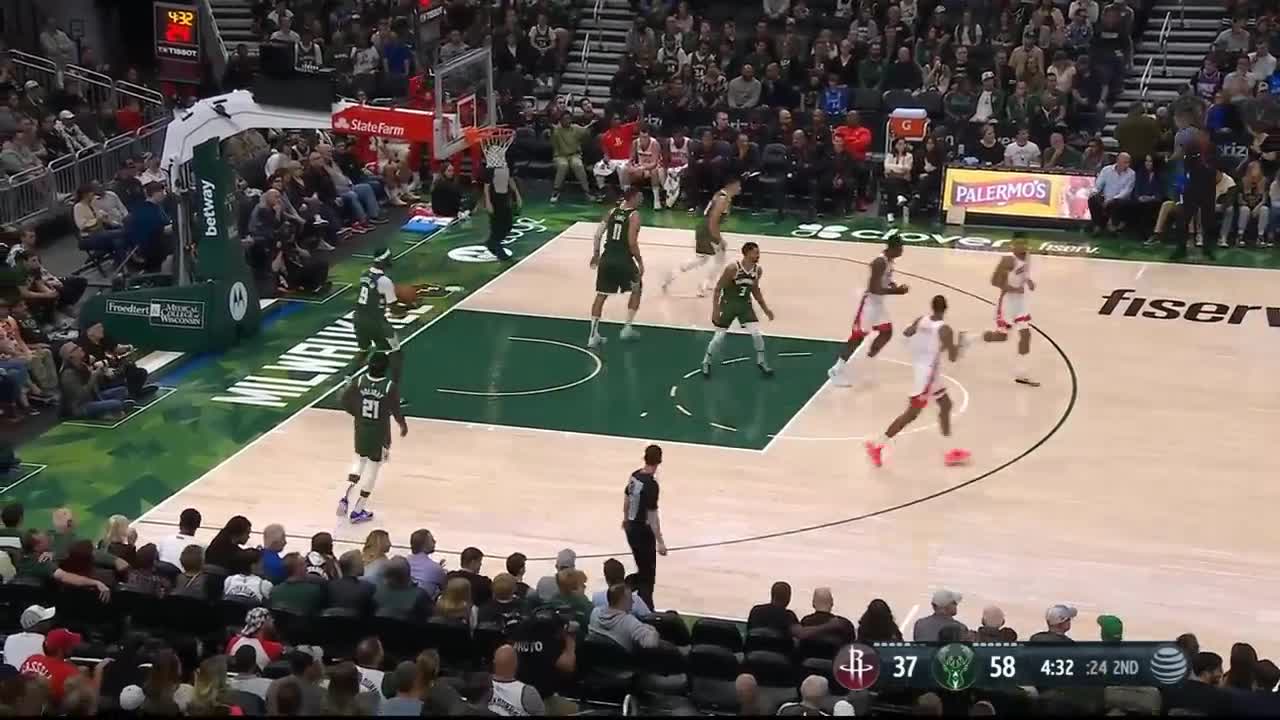 Jalen Green crazy dribble move to shake Jrue Holiday and hits step back 3 🤯