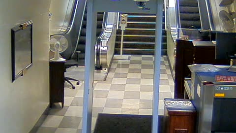4057EHUGGAEscalatortoCHOB_2021-01-05_00h20min01s077ms.mp4