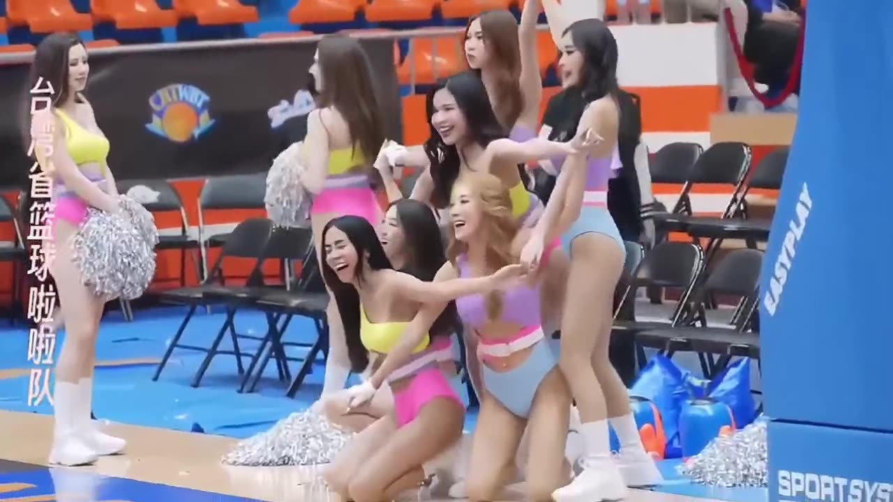 Wanwan’s cheerleading team is really professional