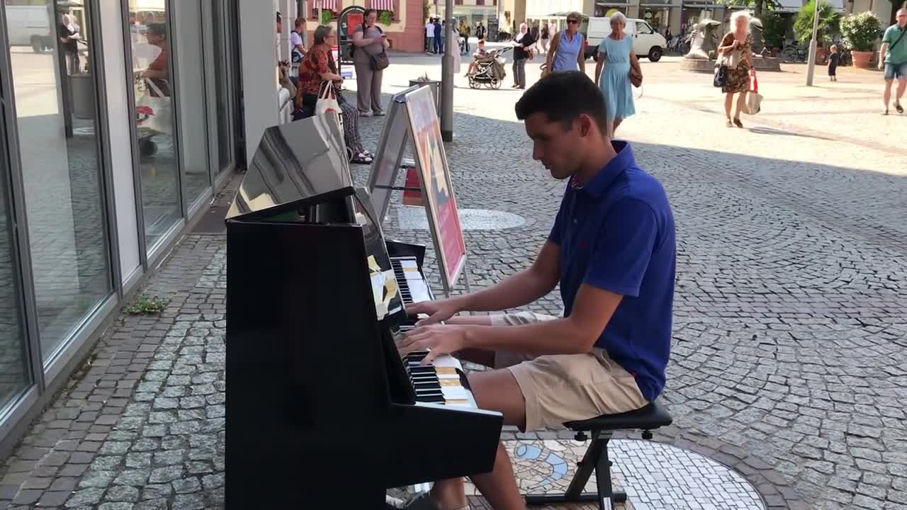 Alan Walker - Faded Street Piano Performance Offenburg