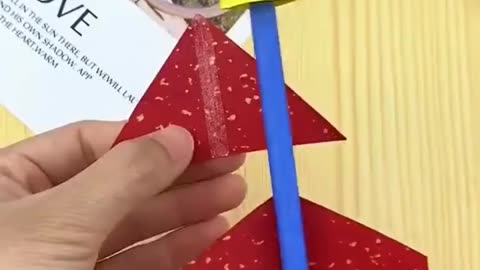 an easy way to make a masterpiece out of a paper