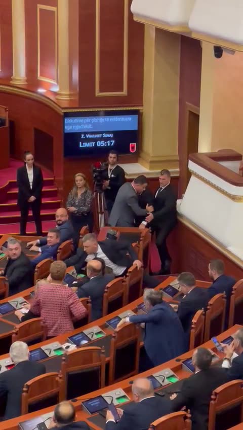 Nis me grushta seanca plenare