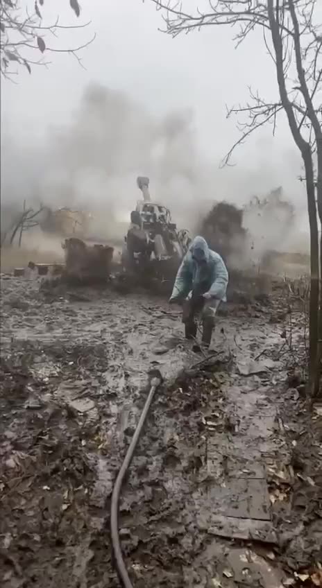 M777 Artillery Gets Muddy
