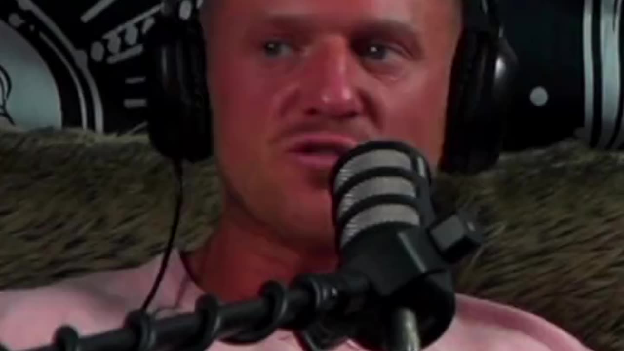 💣💣 Tommy Robinson dropping some hella Truth bombs 💣💣