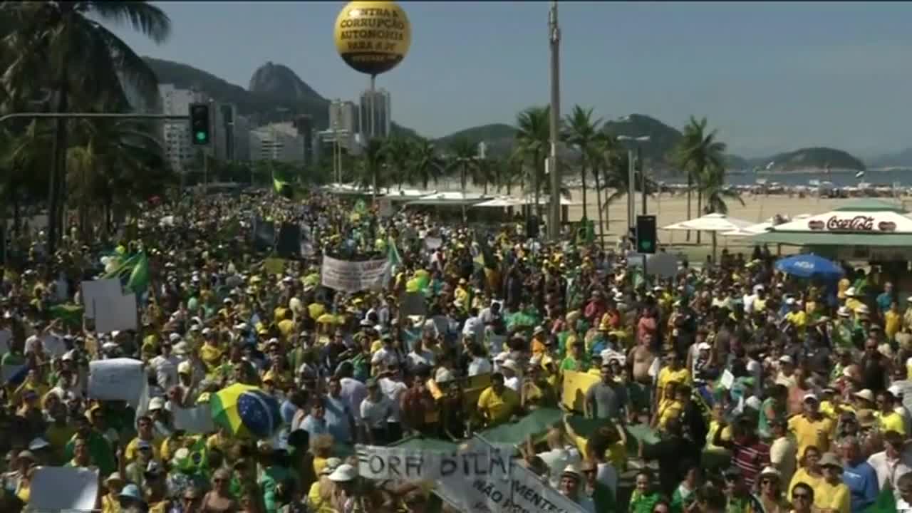 Brazil: Mass protests over oil giant Petrobras - BBC News