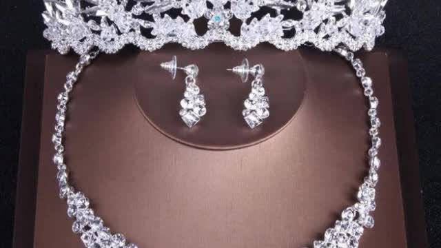 Expensive Luxury European bridal wedding jewellery set with crown designs ideas