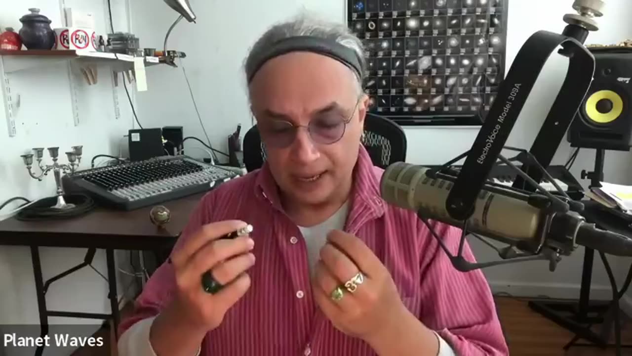 Coppolino interviews Stefano Scoglio on the nonexistence of graphene