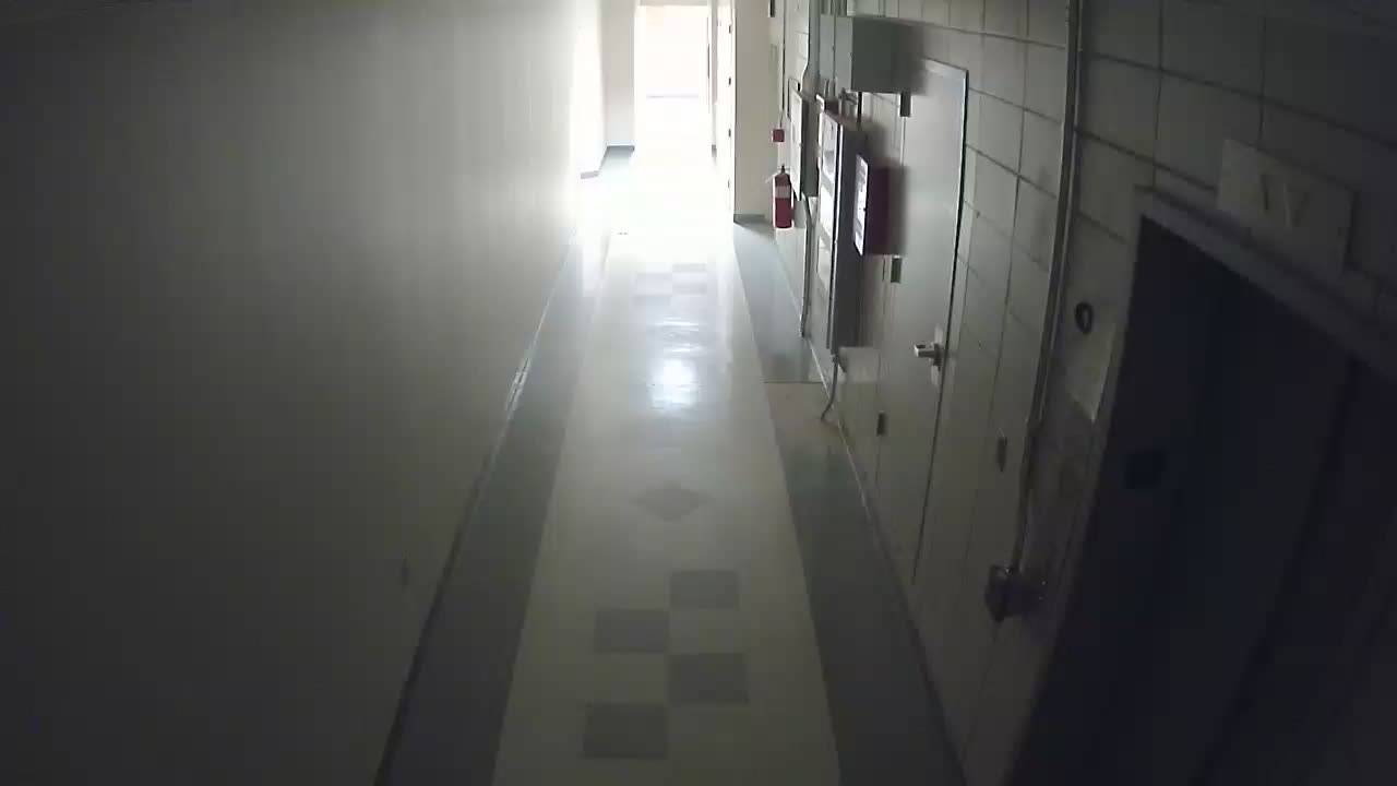 8801VZN01Elevator_2021-01-05_19h00min01s710ms.mp4