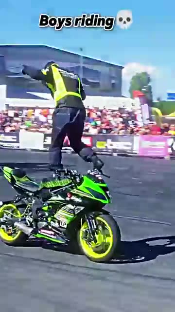 girl riding bike stand 🔥🤟☠️ #shorts #bike