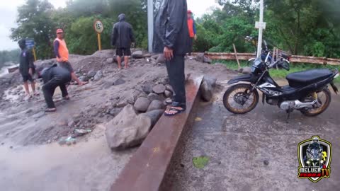 Viral on facebook bridge in the philippines falls down due to typhoon paeng😥