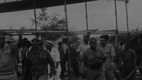 Major General Yakubu Gowon visiting Bonny Camp in September 1967