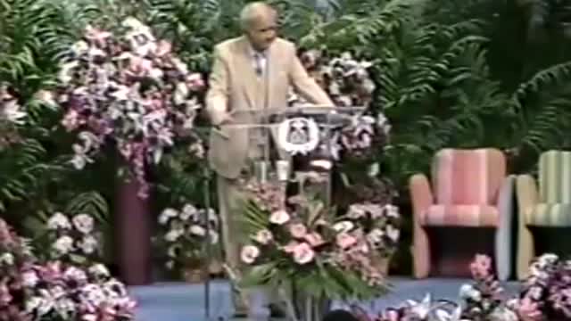 07 Norvel Hayes - Gifts of the Spirit 2 : Gifts of Healing