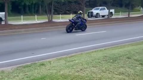 YAMAHA R1 SOUND