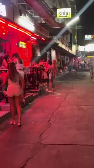 Nightlife in Pattaya Thailand with sexy women
