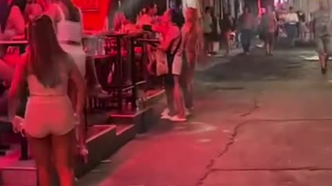 Nightlife in Pattaya Thailand with sexy women