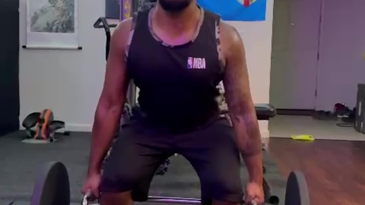 Gotta love the trap bar especially if you’re trying to not put load on the spine and back🏋🏽♂️
