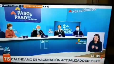 Rito de vacunación (lapsus de Paula Daza) (27.sept.2021)