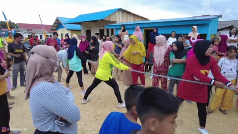 Mothers' Tug of War Competition