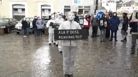 Les Masques Blancs Redon et CITOYENS Action Pancartes le 27 Novembre