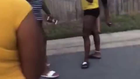 Girl Fight She Stank LOL