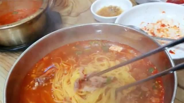 Let's take a look at the taste of miso somen noodles, meat noodles, and steamed Korea~~~