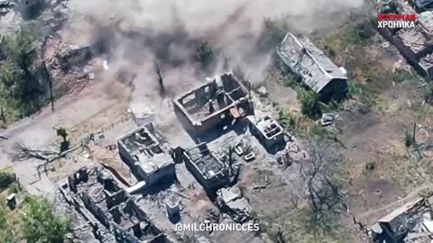 Ukraine, Maryinka: The 107th Rifle Battalion's mortar men drive Ukrainian militants into a shelter