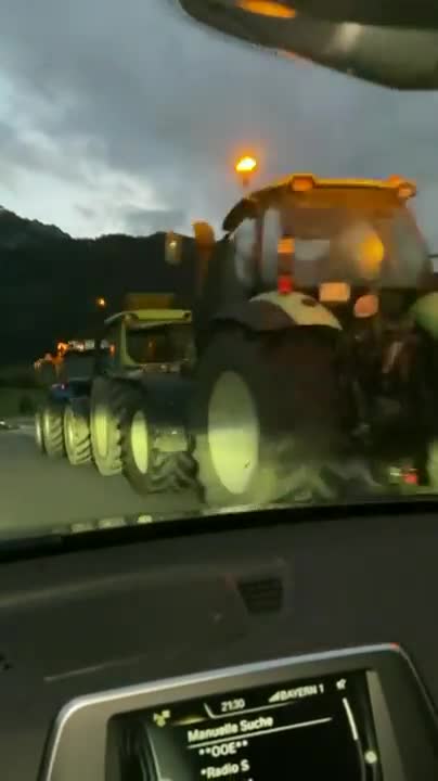 Austria: Farmers convoy on highway A8 near Salzburg
