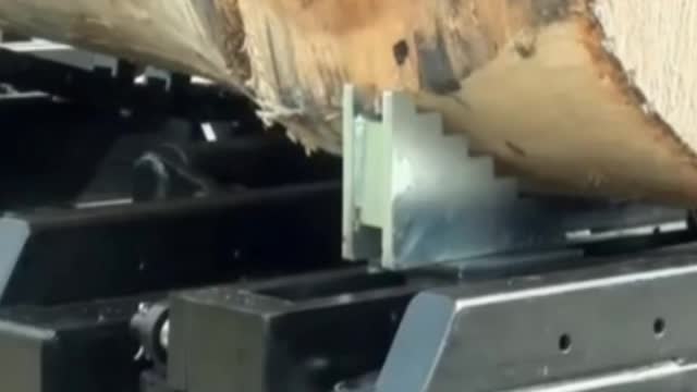 awesome machines on youtube! Big machine! Wood working k cutter machine