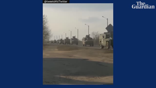UKRAINIAN ÂTANK MANÂ TRYING TO BLOCK RUSSIAN MILITARY CONVOY