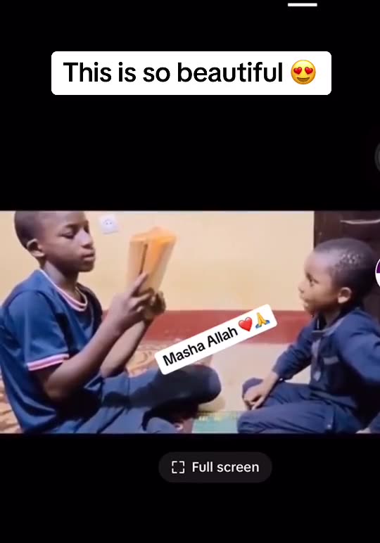 YOUNG CONFIDANT RECITER FROM MEMORY