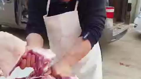 Watch Brother Dao easily break down boutique pork belly