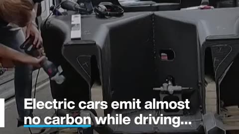 Students in the Netherlands built an electric car that captures carbon