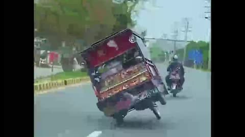 Driver's Stunts on Road