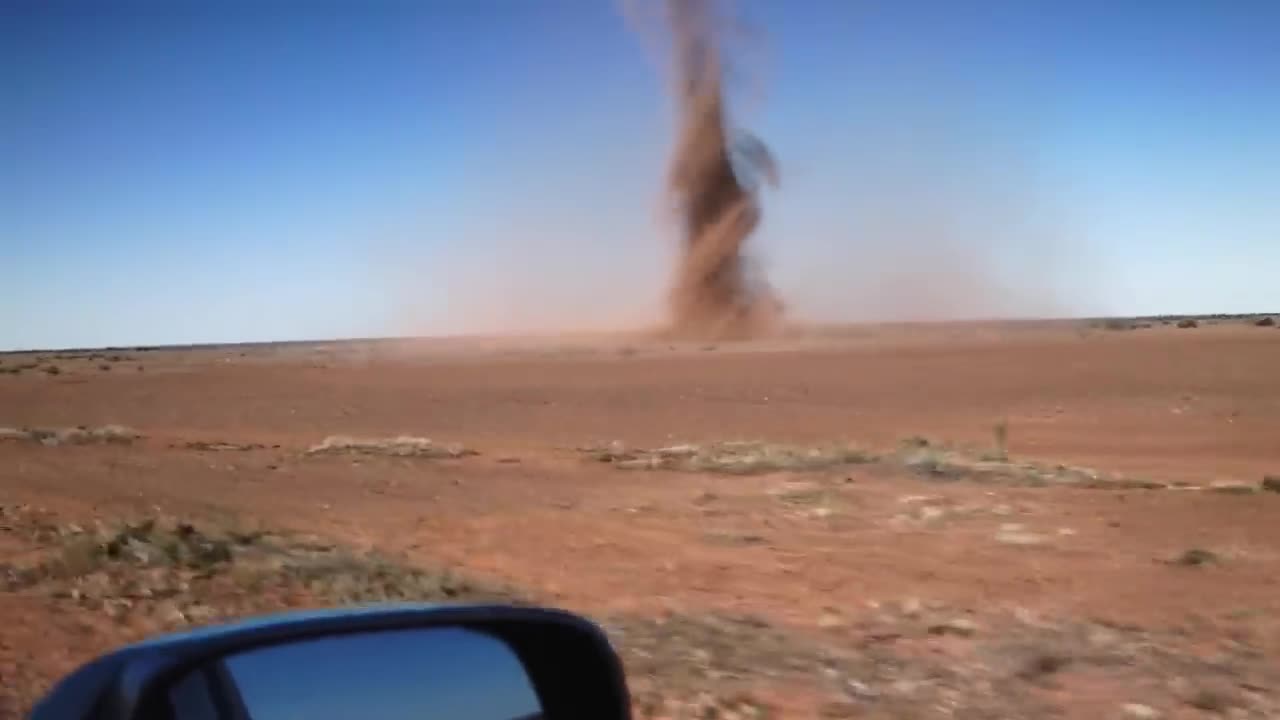 Crazy Guy Runs Into Outback Tornado To Take Selfie