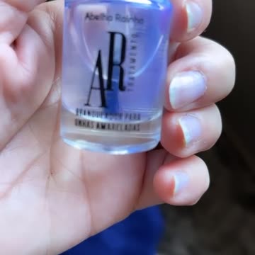 Base de unha que tira o amarelo