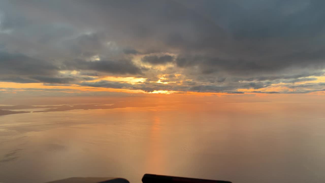 Cessna 172 sunset over Vancouver