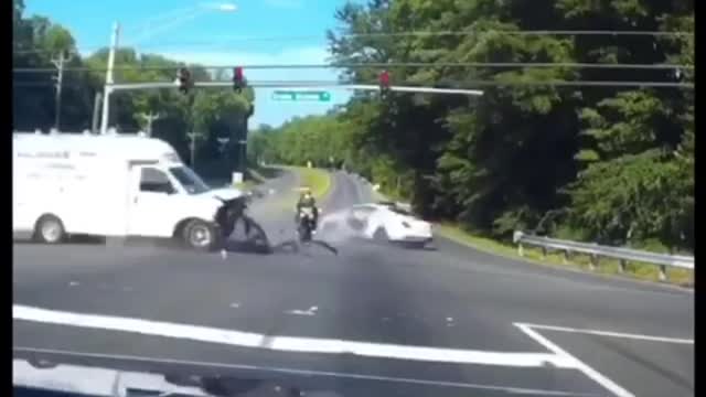 IT WAS LITTLE - Almost a serious accident with a motorcyclist