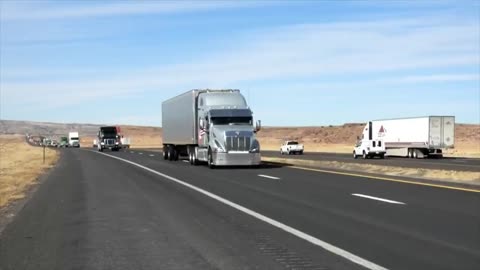 WATCH: Convoy of peaceful freedom Truckers in US on the highway