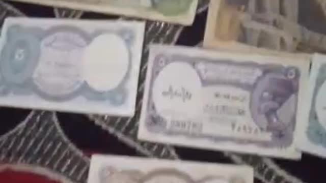 See all the old paper currencies from all countries, their types, shapes and prices