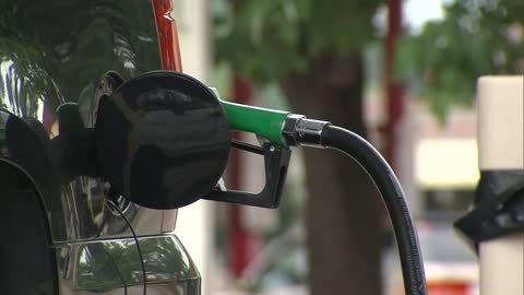 AAA: Gas prices drop, lowest since March