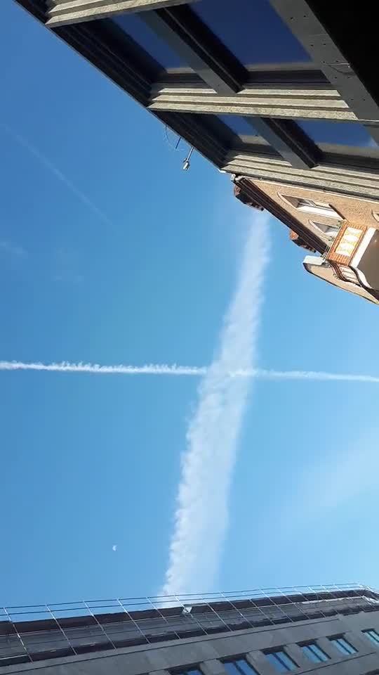 Himmel in Berlin am 17.08.2022 um 7:50 Uhr