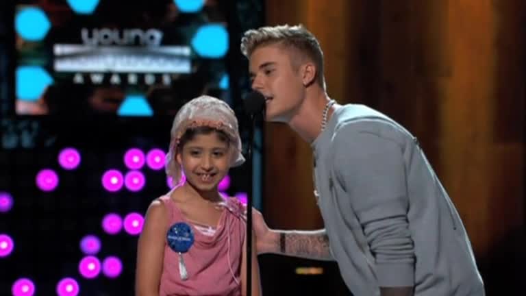 Bieber grants wish, Zayn Malik causes stir with tweet