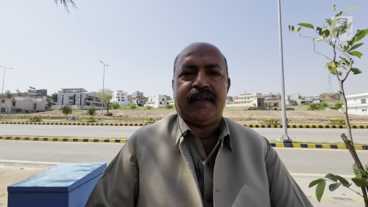 A Kitten Got Stuck In Our Car || اساڏي وچ ٻلي دا ٻچا ڦاس ڳيا || Sraiki Vlog || By Akhtar Jamali