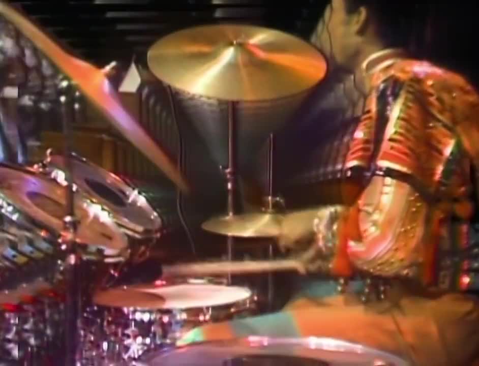 Earth, Wind & Fire - September (Official HD Video)