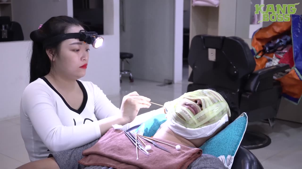 After special entry to Vietnam, be sure to get full service at the barber shop / 100% satisfaction